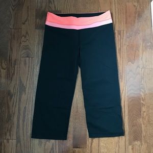 COPY - Costco brand mid-calf yoga pants